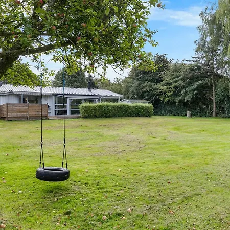 Tanita - 450m From The Sea By Interhome Nyaraló